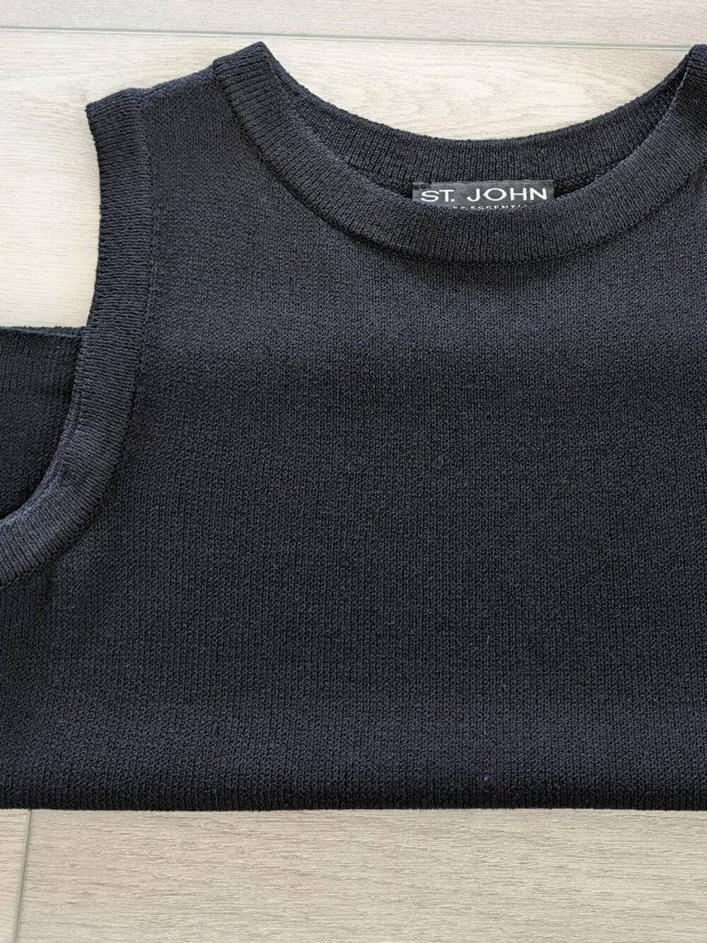 St. John Sport Santana Knit Sleeveless Tank Black Wool Rayon Marie Gray VTG SM
